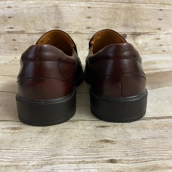 Host Pick!!! Ecco Men’s Slip-on Dress Shoe in Brown Size EU 44 - Picture 2 of 9